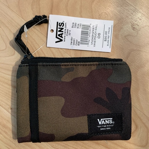 NWT Vans POUCH WALLET Secure Zip Closure CAMO